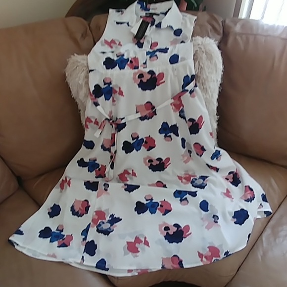 Banana Republic Dresses & Skirts - Gorgeous Pastel colors Midi dress